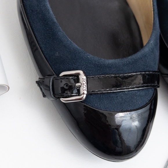 TOD’S . Navy Suede Kitten Heels - Picture 3 of 16
